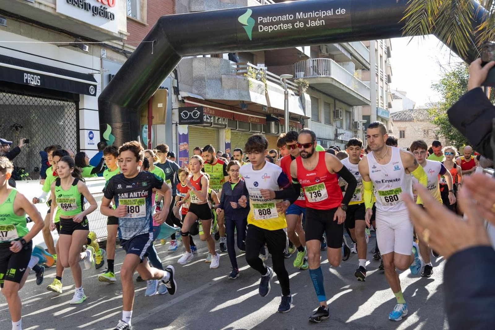 Deporte y solidaridad se unen en la IV Carrera Popular IES San Juan Bosco, en imágenes
