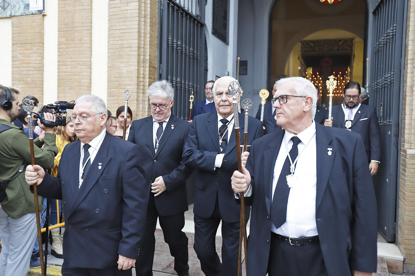 Imágenes de la salida extraordinaria de la Virgen del Rocío y Esperanza