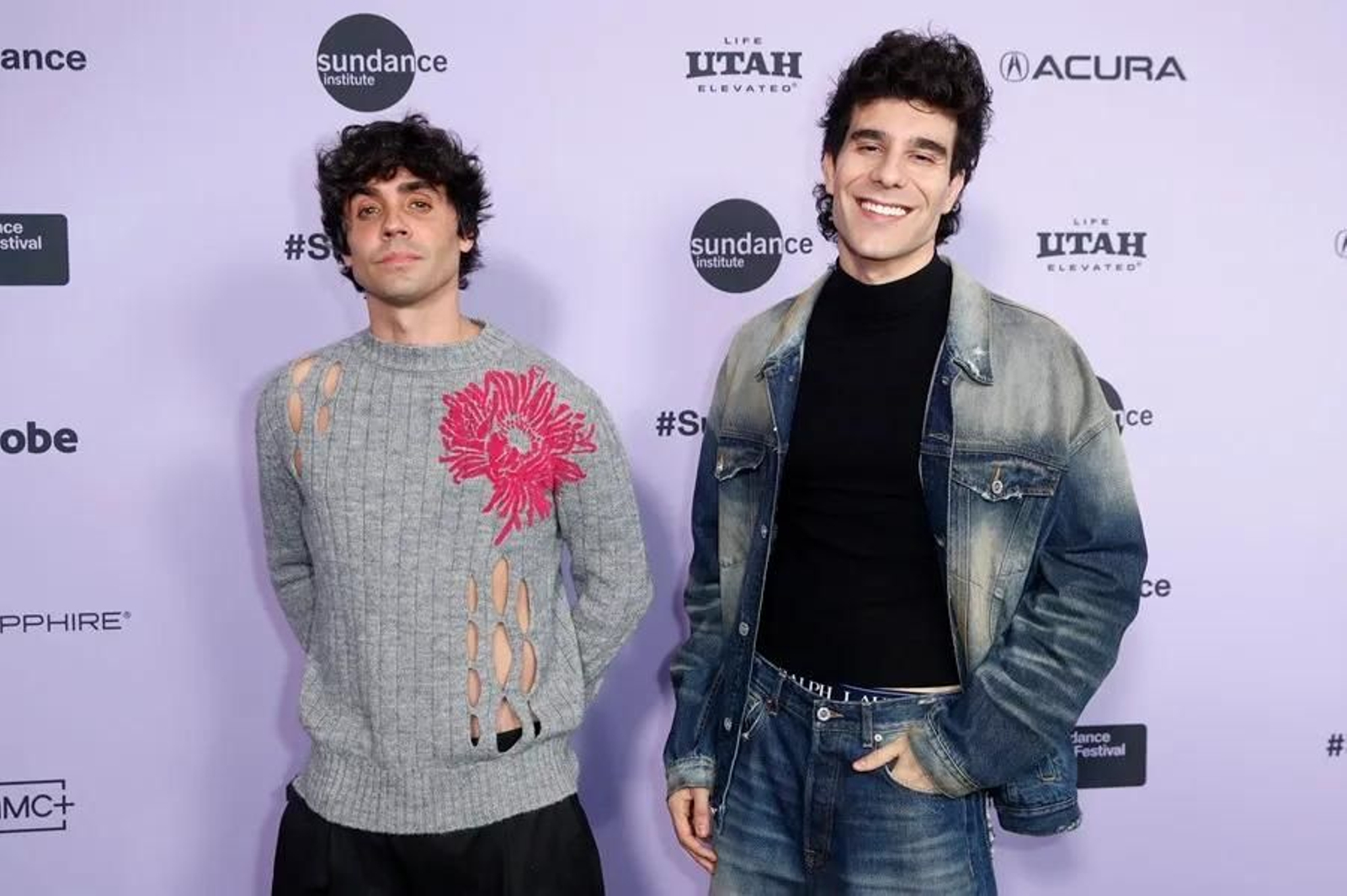 Javier Calvo y Javier Ambrossi han decidido poner el punto y final a su noviazgo después de 13 años juntos. Javier Calvo y Javier Ambrossi han decidido poner el punto y final a su noviazgo después de 13 años juntos.