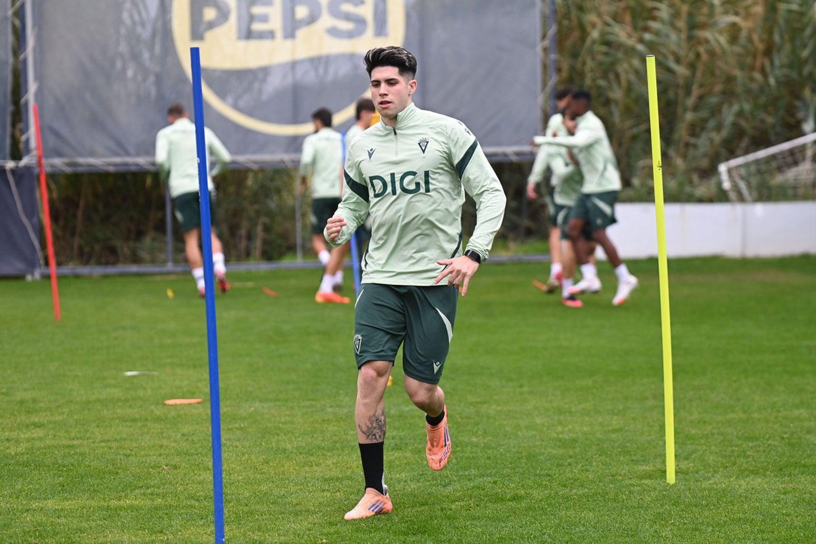 Antoñito Cordero en el primer entrenamiento del Cádiz de 2026.