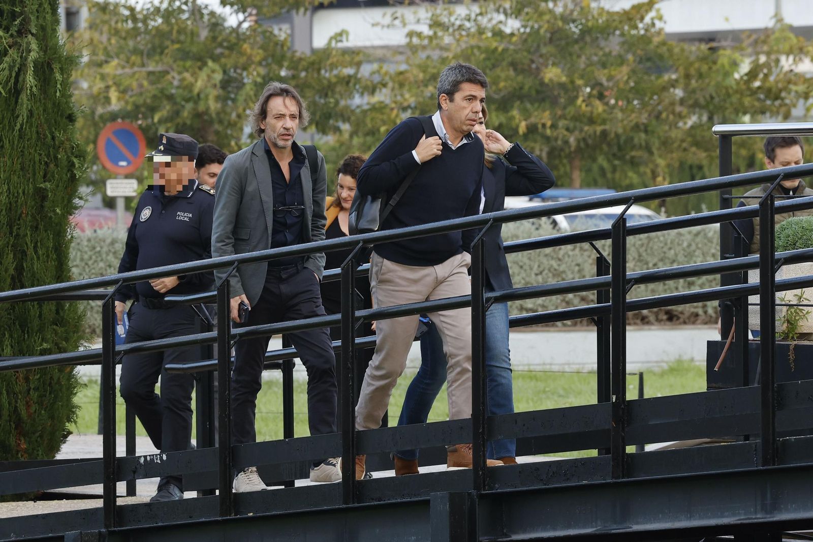 El presidente de la Generalitat, Carlos Mazón, este lunes antes de la reunión del Cecopi.