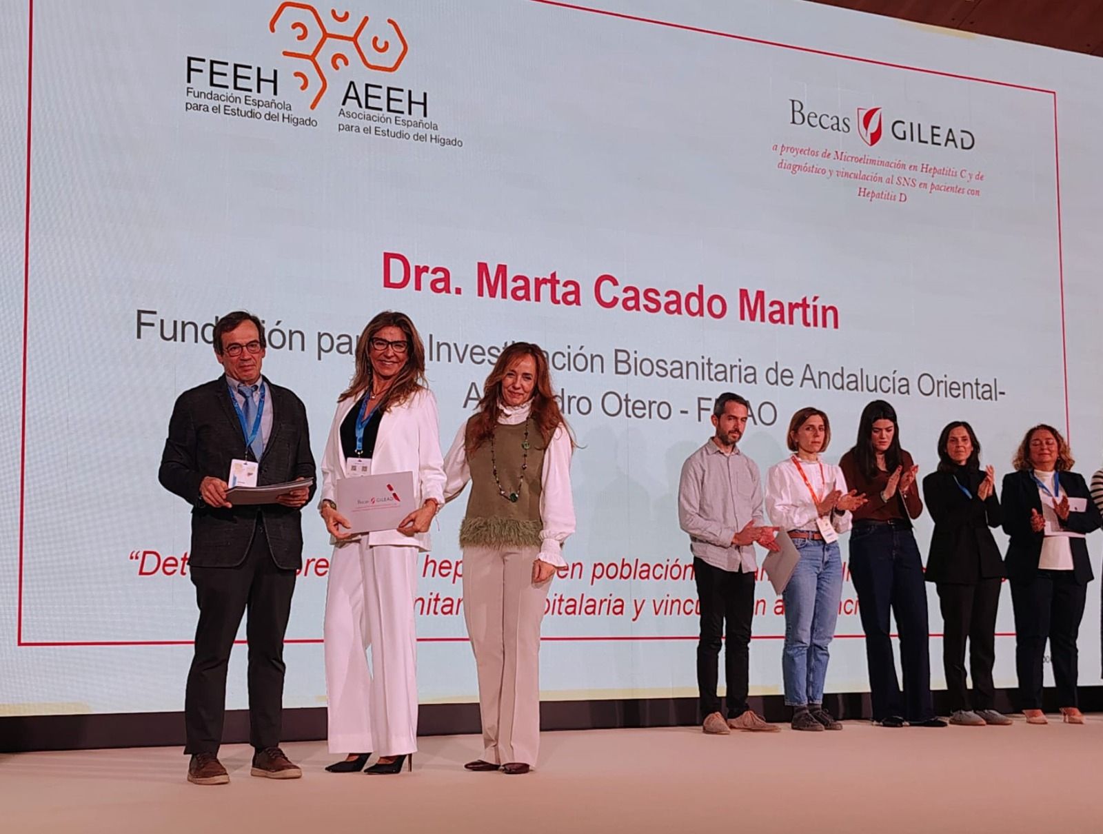 La doctora Marta Casado, investigadora principal del Hospital Universitario Torrecárdenas, recibe la beca nacional en el marco del 51º Congreso de la Asociación Española para el Estudio del Hígado.