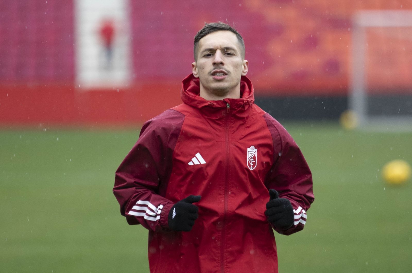 Las mejores imágenes del entrenamiento con público del Granada CF