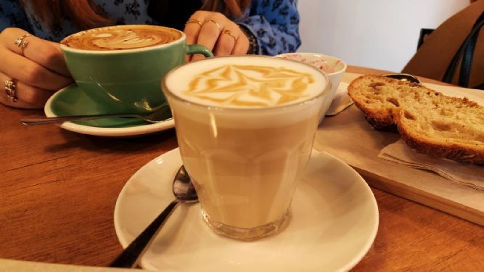 La indignación de una chica al escuchar una conversación en Madrid sobre los andaluces: "Pensaba que era un chiste"