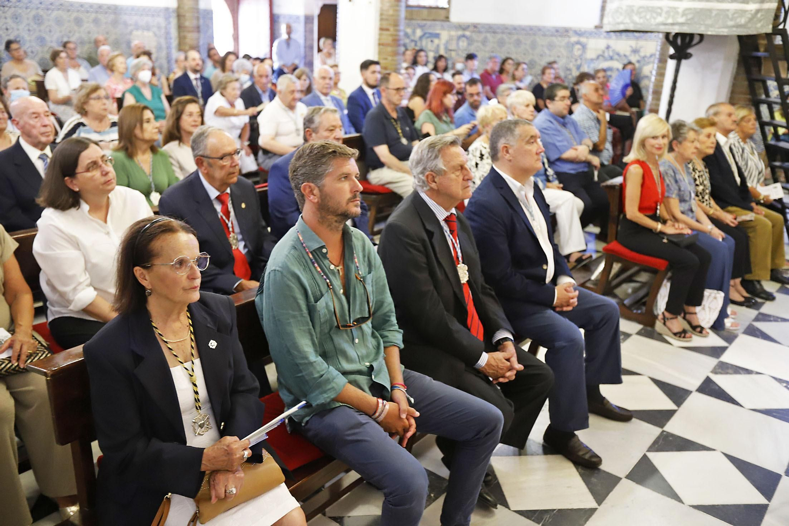 Imágenes de la Santa misa e imposición de medallas a los nuevos hermanos en la CInta
