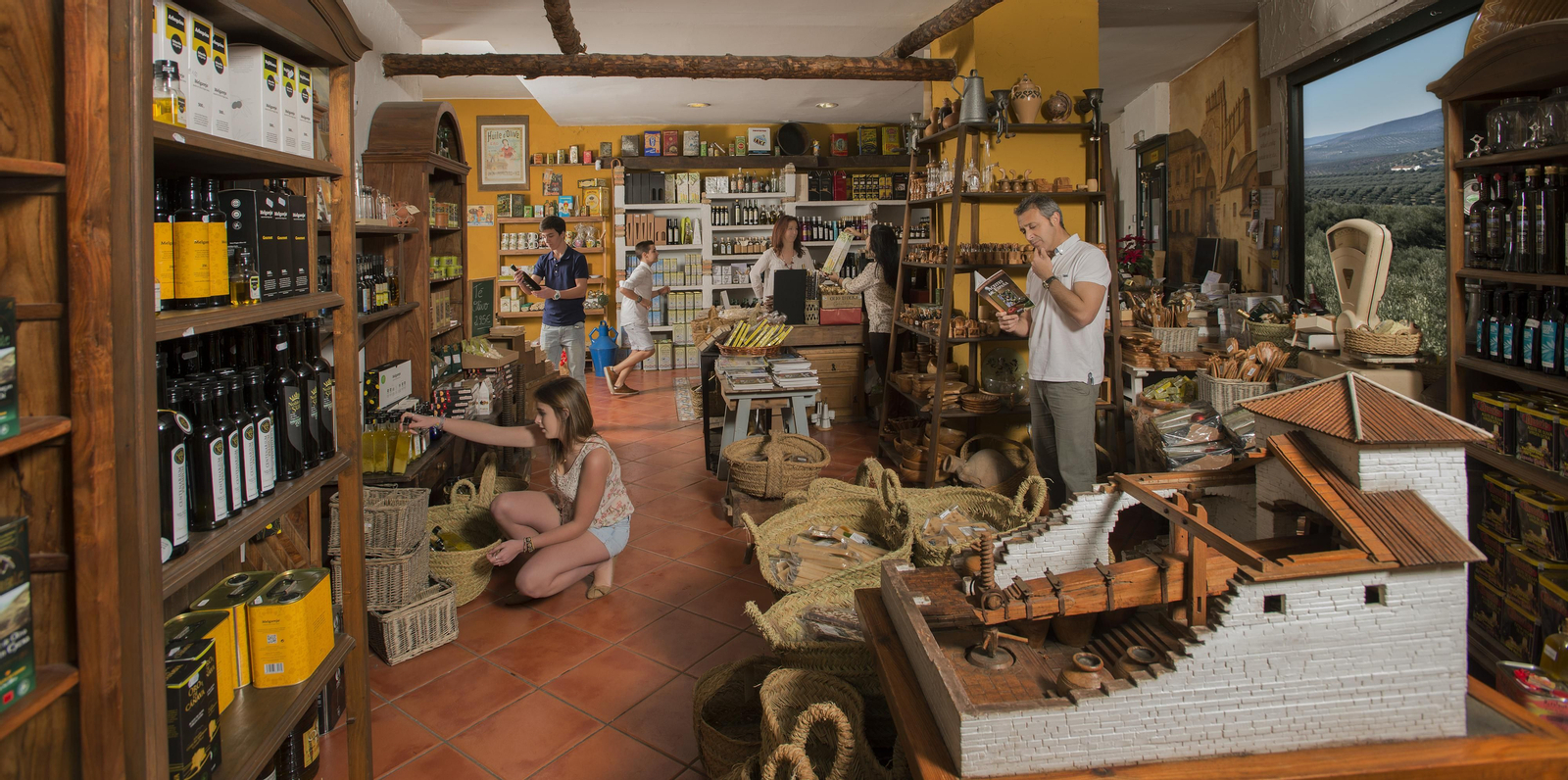 No olvides adquirir tus aceites favoritos en las numerosas tiendas de la provincia.