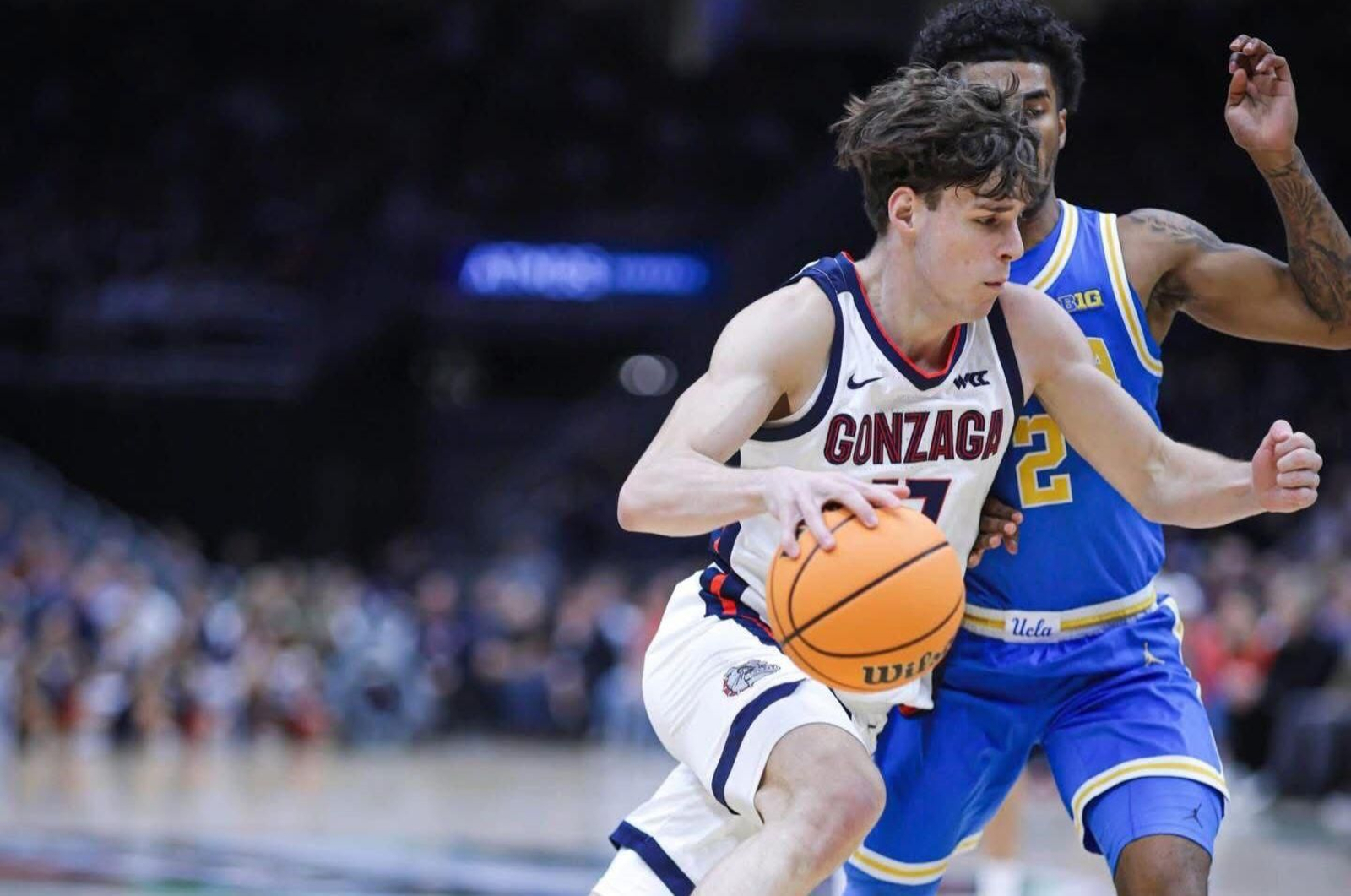 Saint-Supéry ante UCLA.