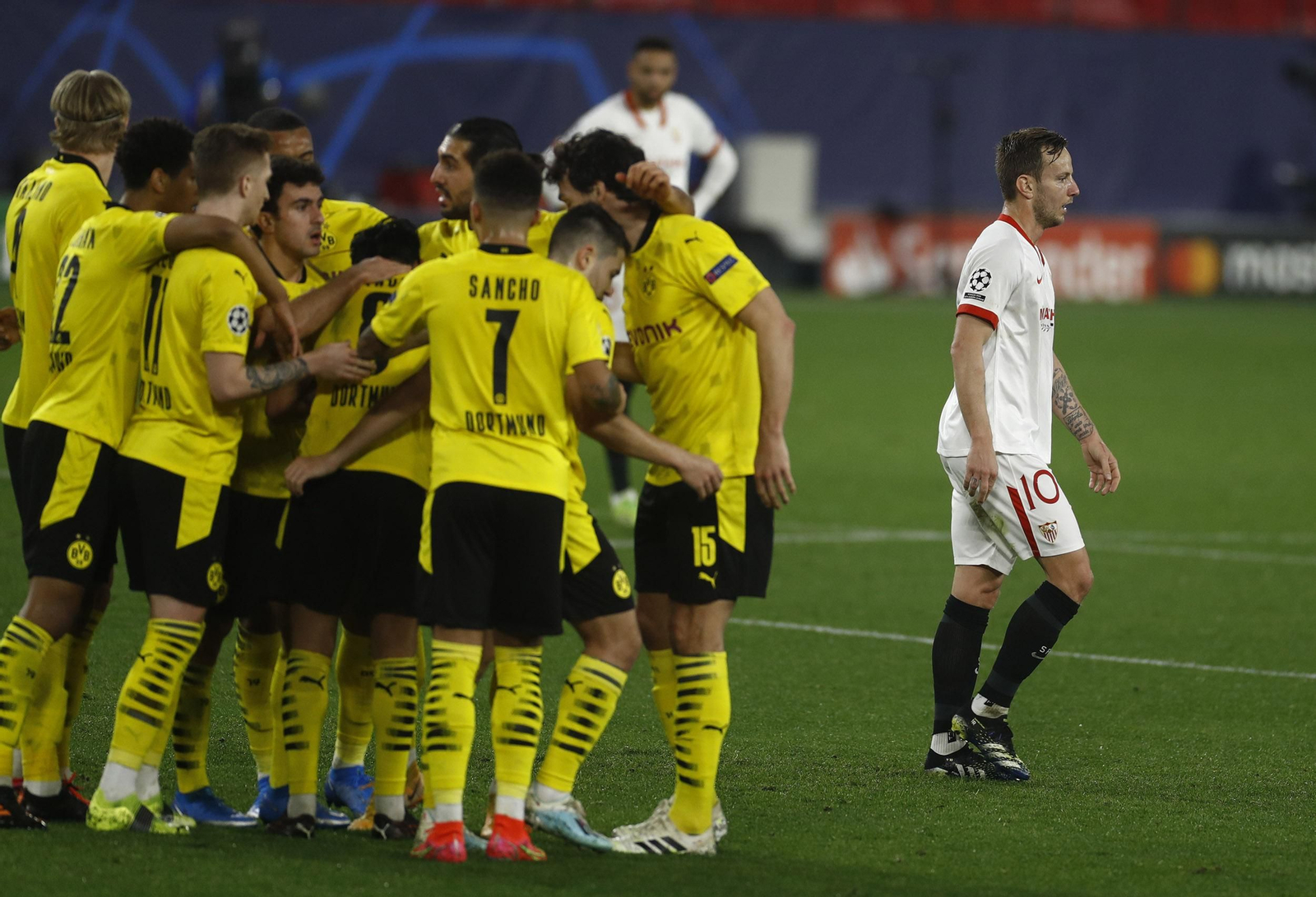 Las imágenes del Sevilla-Borussia Dortmund de Champions