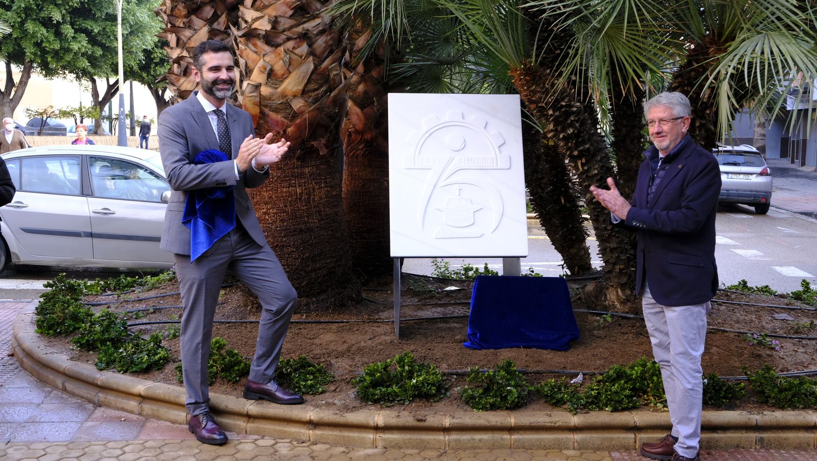 Imágenes de la visita del Alcalde de Almería al Colegio La Safa, por su 75 aniversario.