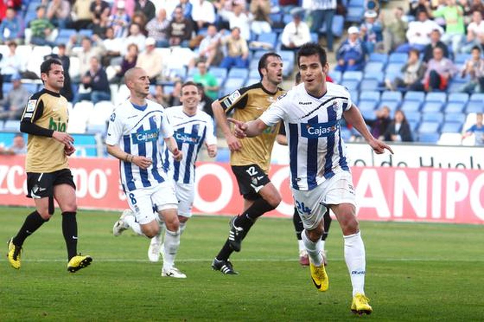 El Recreativo se atasca en casa ante la Ponferradina (1-1). / Alberto Rodríguez