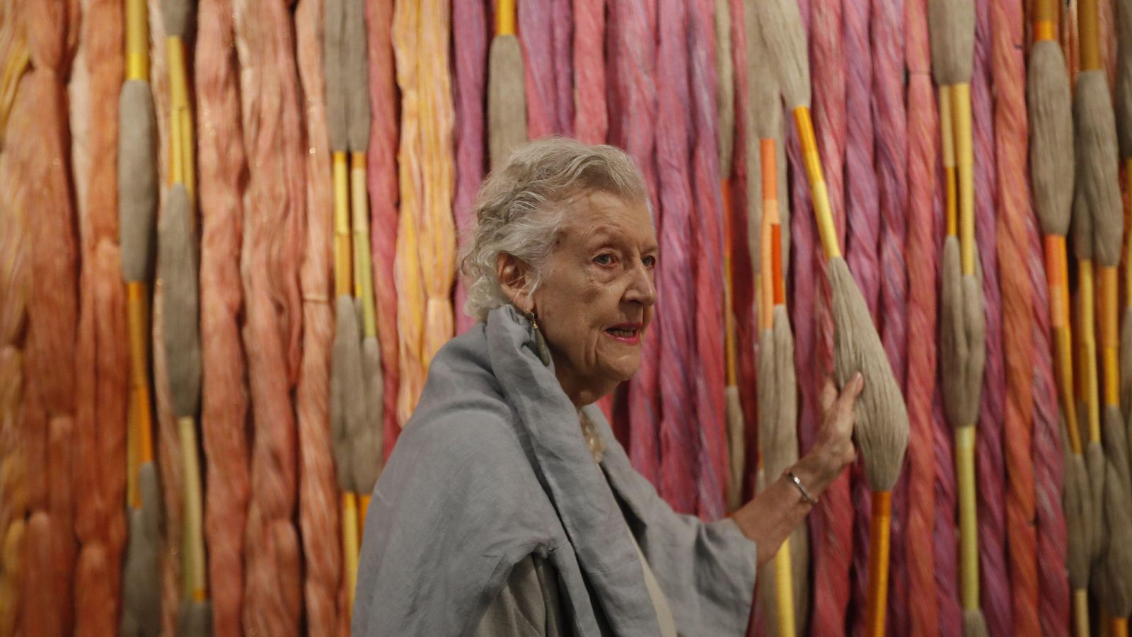La artista estadounidense Sheila Hicks