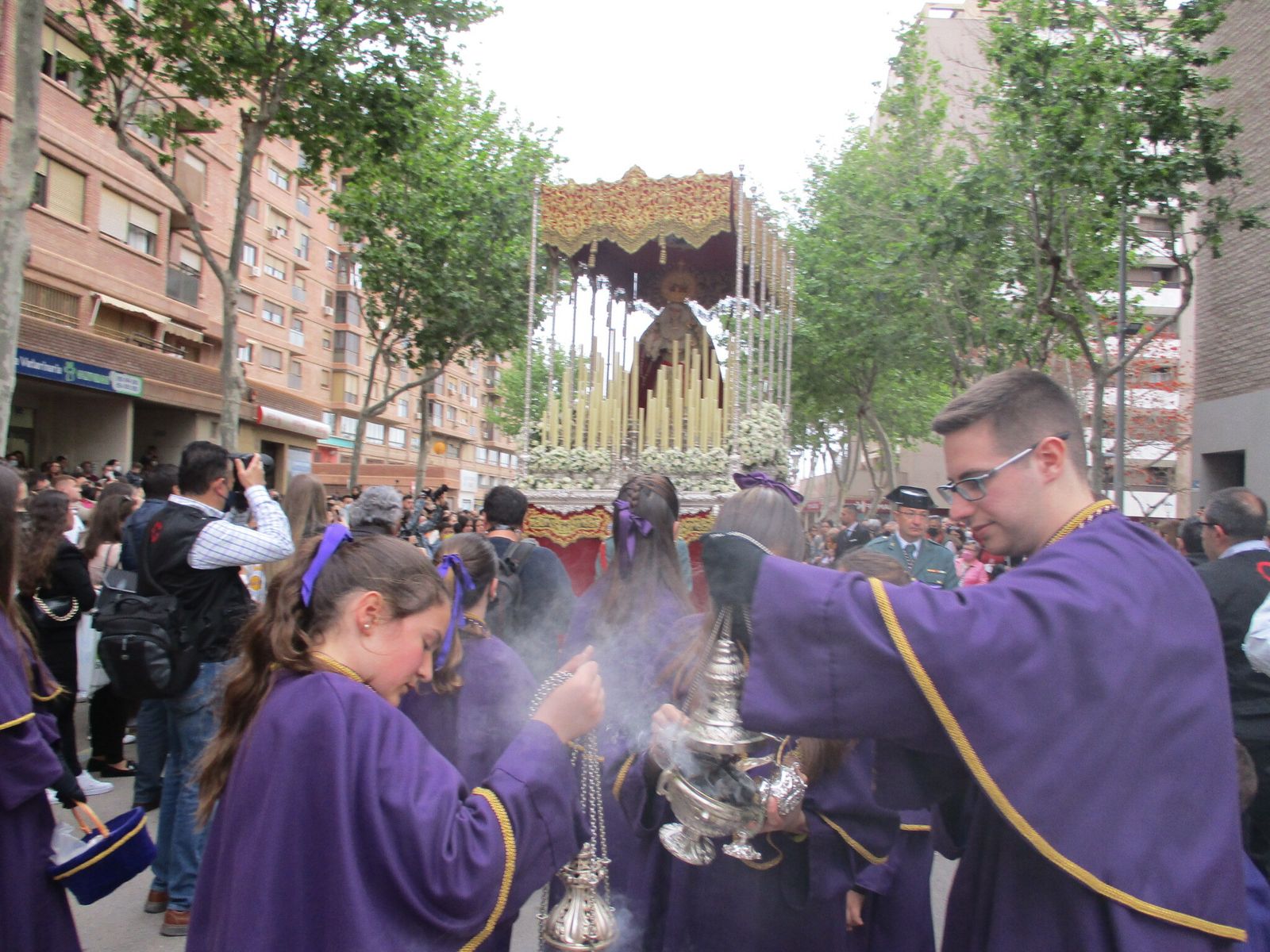 Imágenes de la estación de penitencia de la Hermandad de Pasión de Almería