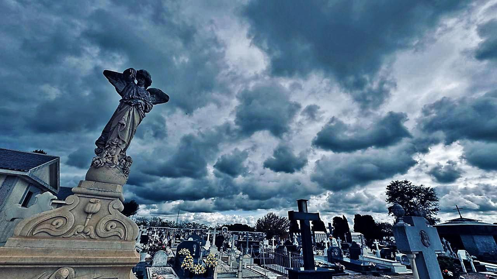 https://www.huelvainformacion.es/huelva/flores-rezos-tradicion-perdura-huelva-tosantos-cementerio-soledad-llenarse-vida-1-noviembre_0_2005141323.html https://www.huelvainformacion.es/huelva/flores-rezos-tradicion-perdura-huelva-tosantos-cementerio-soledad-llenarse-vida-1-noviembre_0_2005141323.html