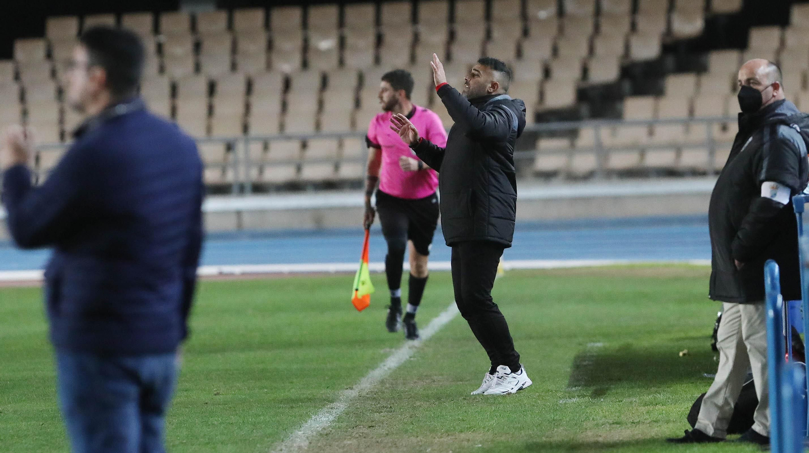El Xerez CD vence al Conil 3-0 en su regreso a Chapín