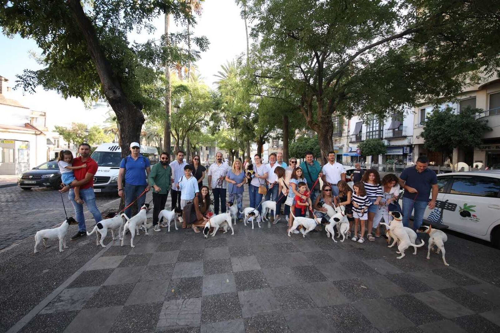 El Perrotón Bodeguero, un peculiar paseo desde Cristina a la plaza del Arenal en Jerez