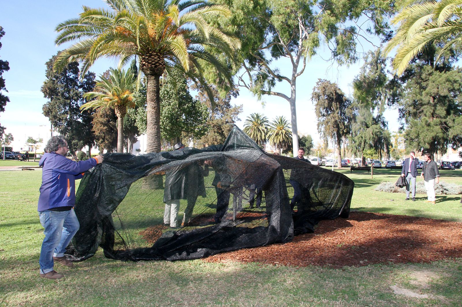 Inauguración de la escultura del artista onubense Víctor Pulido 'Imago', en imágenes