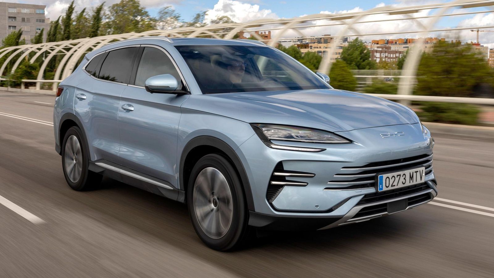 En ciudad no hay pega que ponerle a la suspensión de este BYD,  pero en carretera abierta condiciona la agilidad y precisión de conducción.