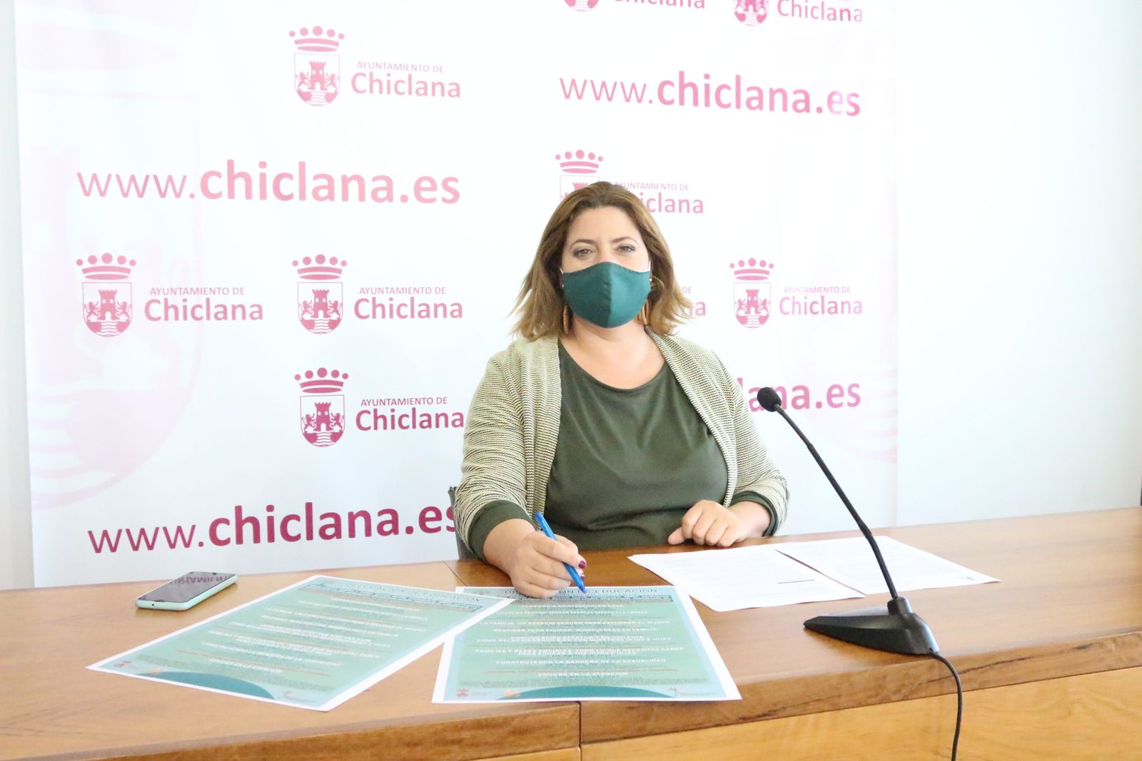 La delegada municipal de Educación, Esther Gómez, durante la presentación de esta iniciativa.