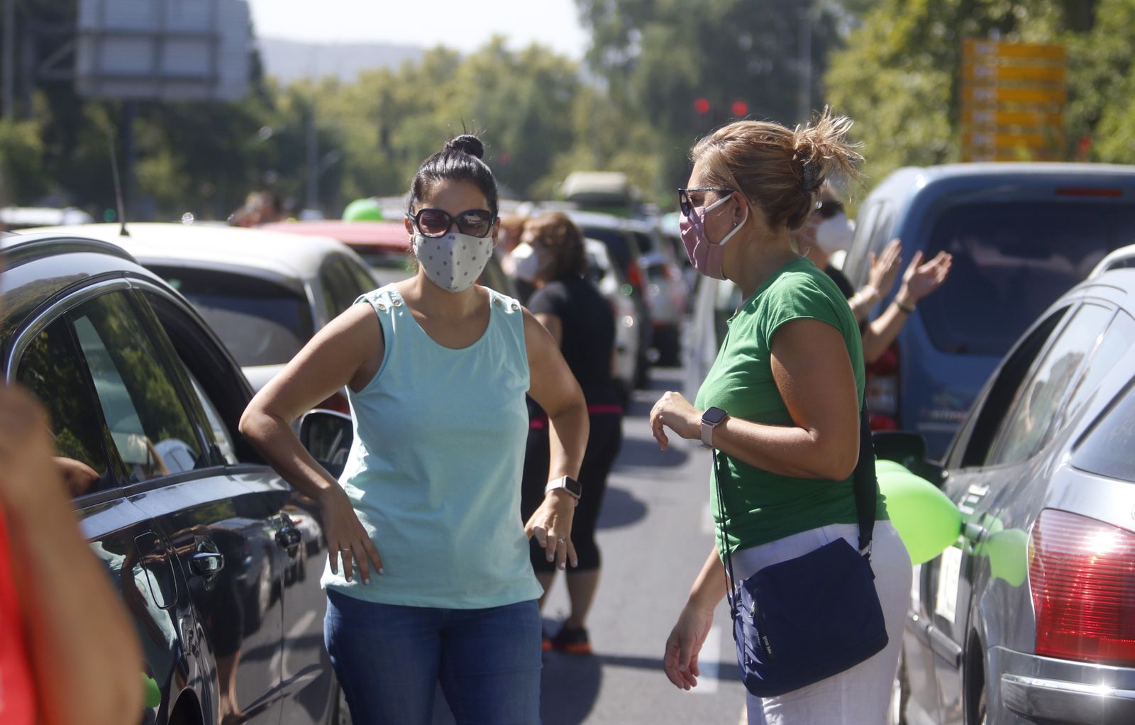 La caravana por una vuelta al cole segura en Córdoba, en fotos