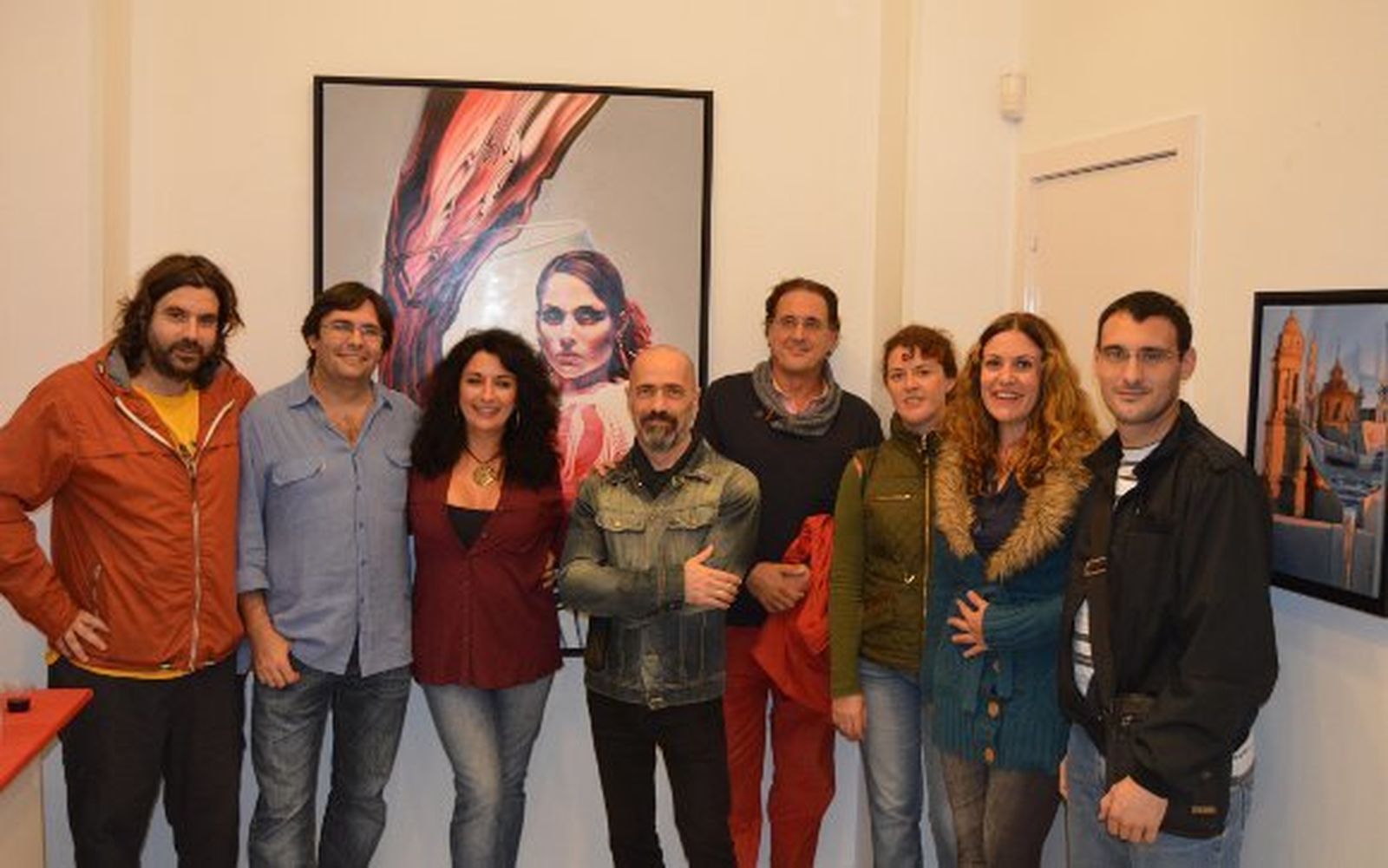 Pepe Baena, Cecilio Chaves, Sofía Rosende, Paco Mármol, Eduardo Bablé, Inma García, Lola Macías y José Luis Vázquez, durante la inauguración de la exposición titulada 'Entre copas', en la sala de exposiciones del Pópulo.  Foto: Ignacio Casas de Ciria