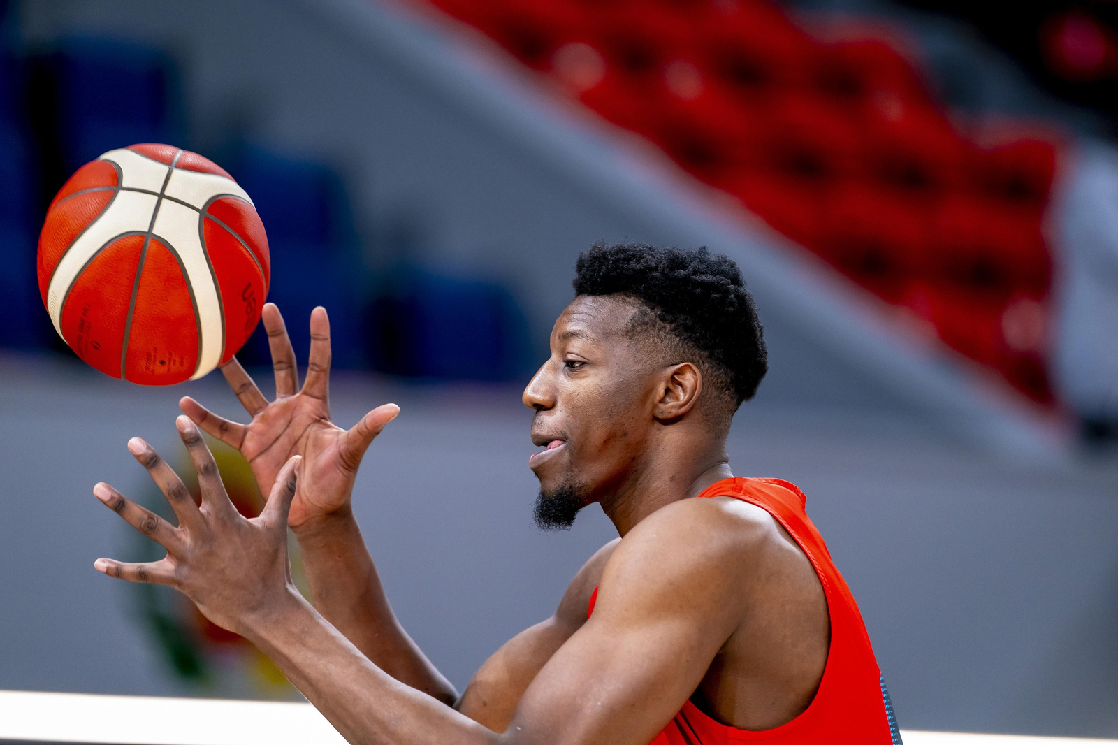 La España de Alberto Díaz, Yankuba Sima y Saint-Supéry sigue trabajando en Zaragoza