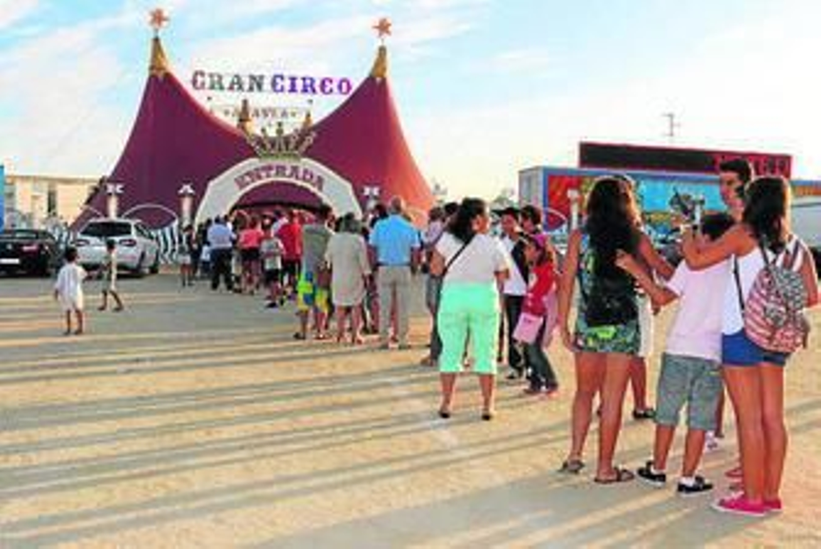 Entrada al recinto antes del comienzo del espectáculo