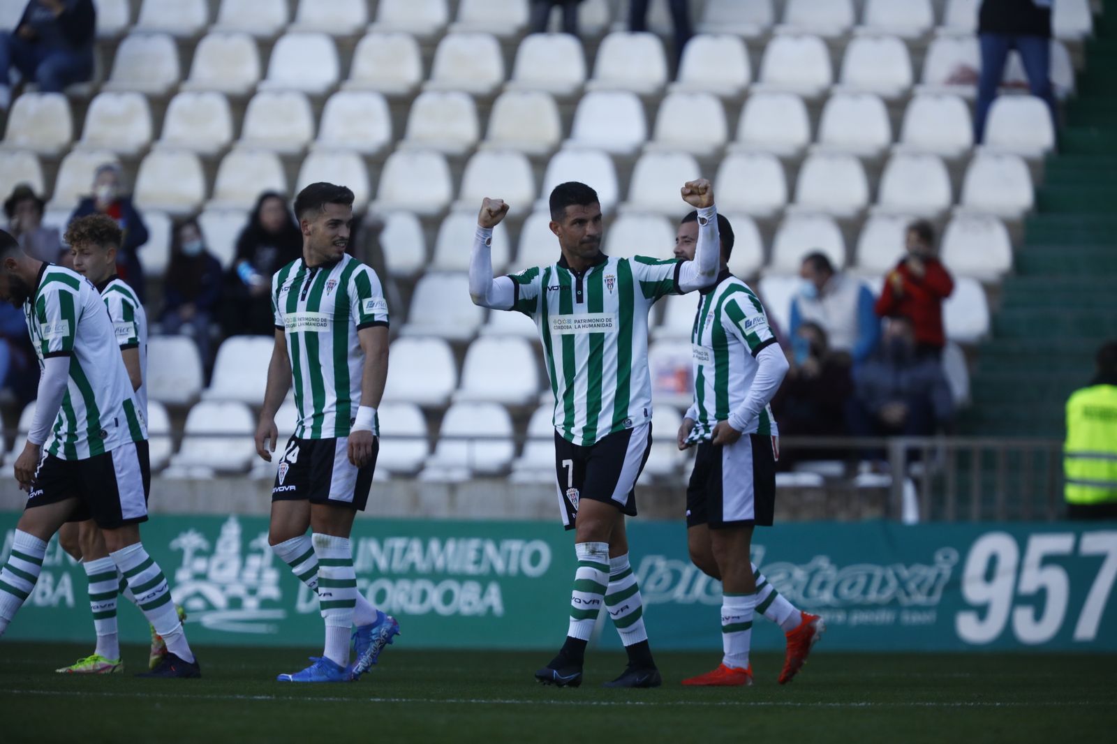 Las imágenes del triunfo del Córdoba CF ante el Panadería Pulido