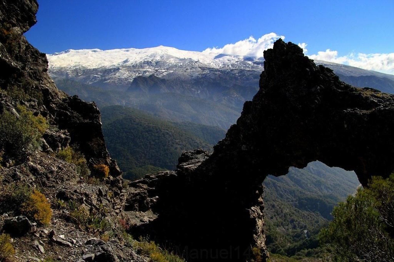 Una Ventana con vistas Rincones del Sulayr: propuestas para conocer el patrimonio natural y cultural, la historia y las leyendas de Sierra Nevada