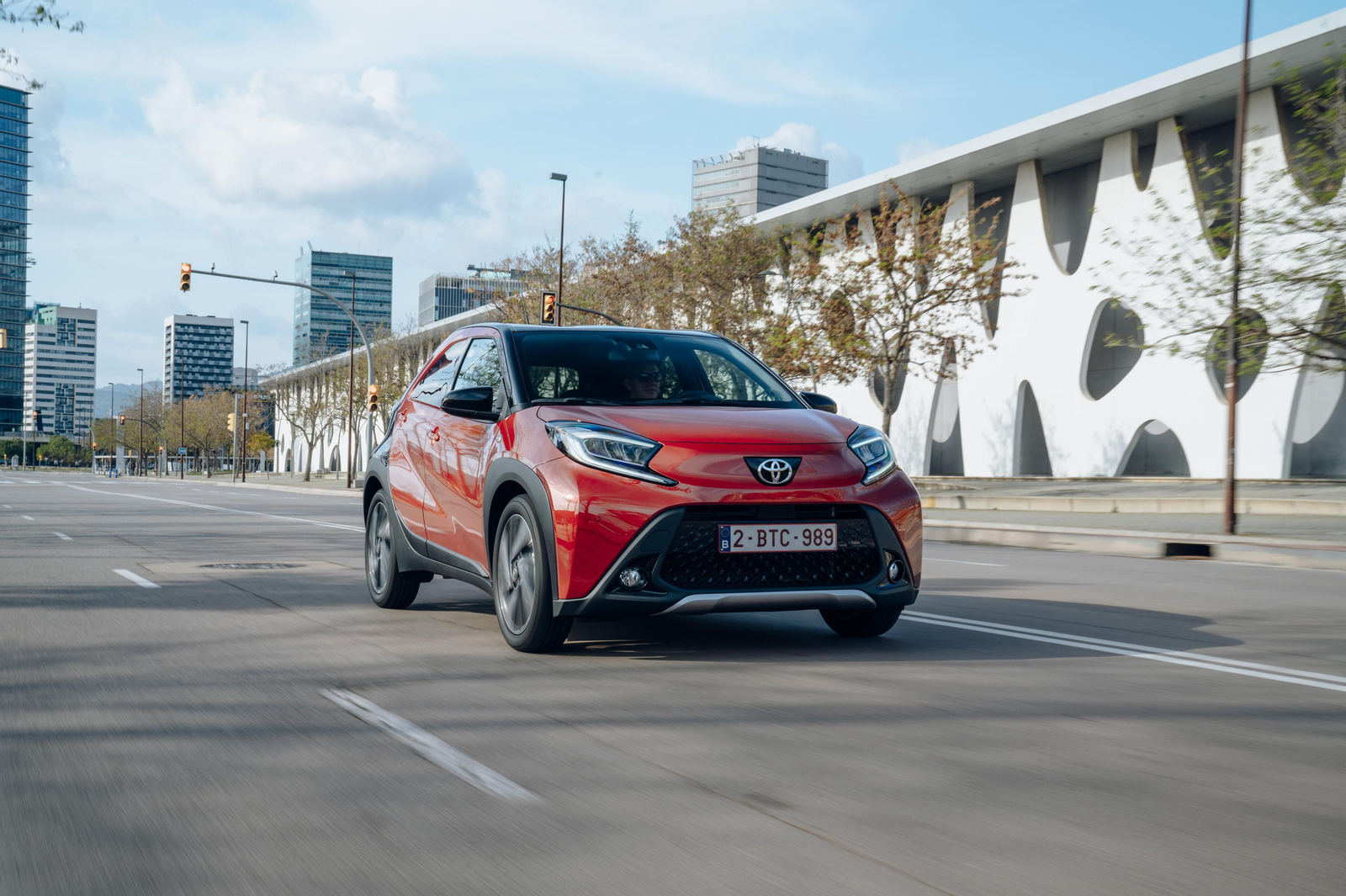 El Toyota Aygo X Cross, a la venta desde 13.600 euros