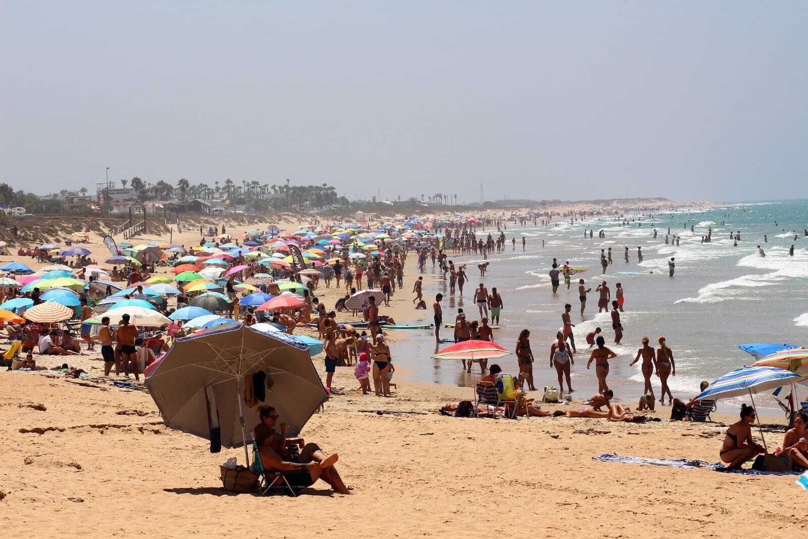 Así están las playas de Conil y El Palmar este verano