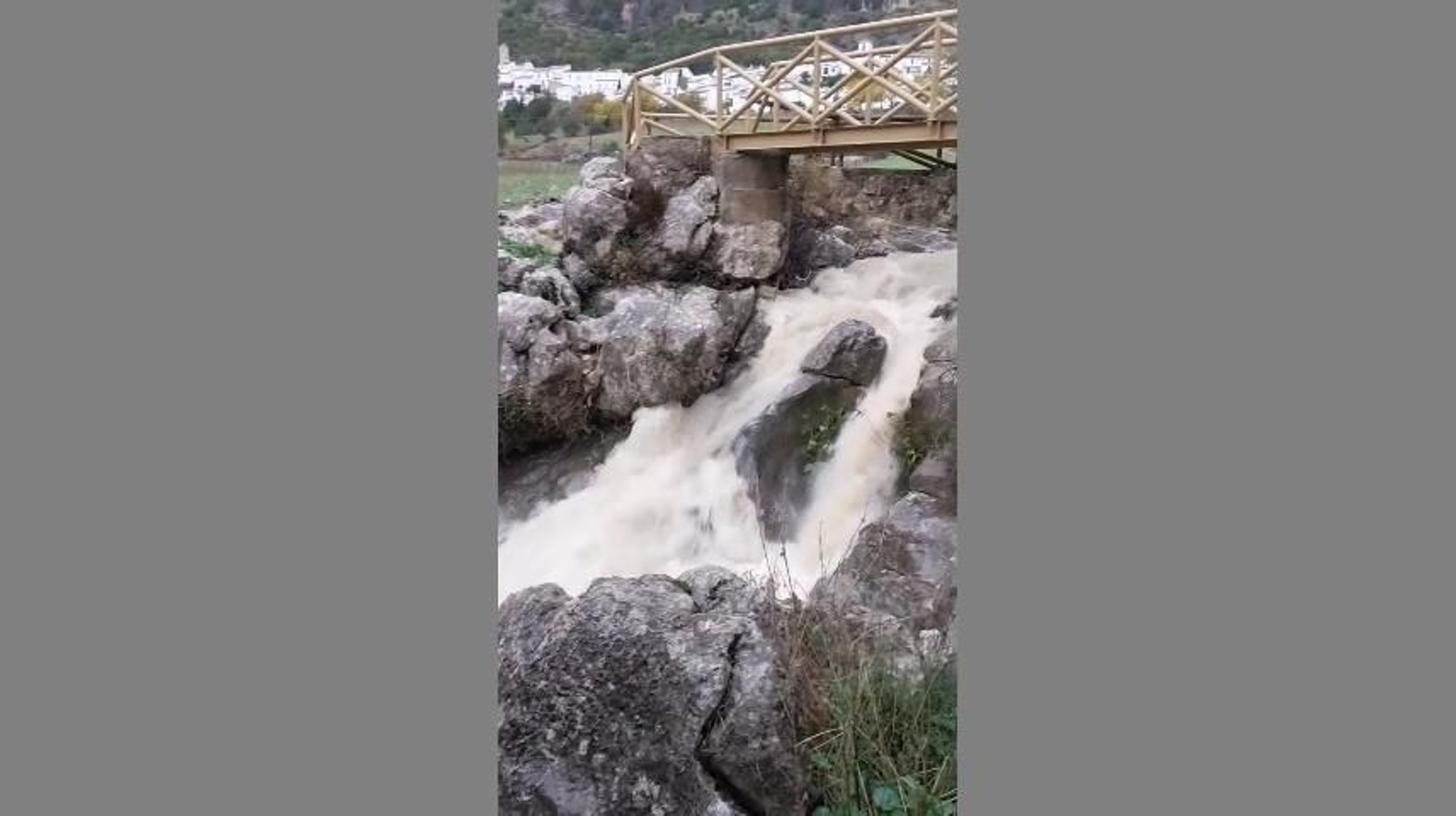 Las lluvias "devuelven el pulso" a los arroyos de Villaluenga del Rosario Las lluvias "devuelven el pulso" a los arroyos de Villaluenga del Rosario