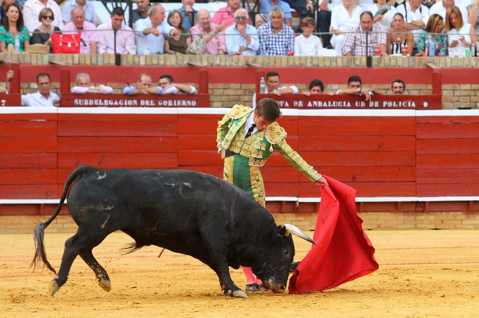 Faena de Emilio Silvera en la novillada de la Plaza de La Merced