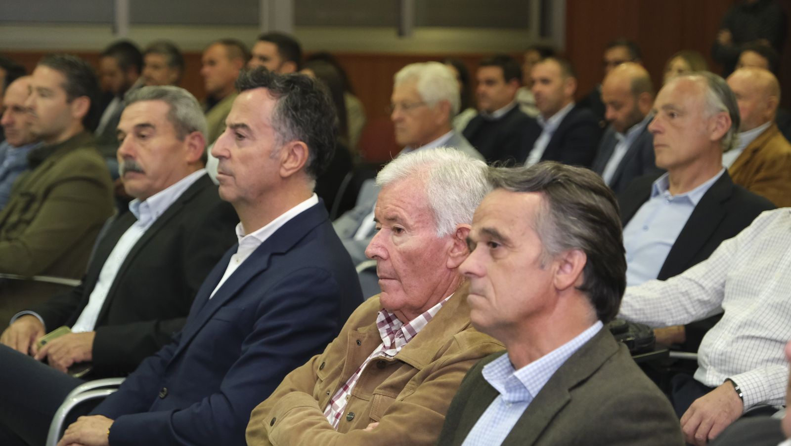 Imágenes de la conferencia de Alfonso Guerra en el Foro Empresarial de Asempal, en Almería