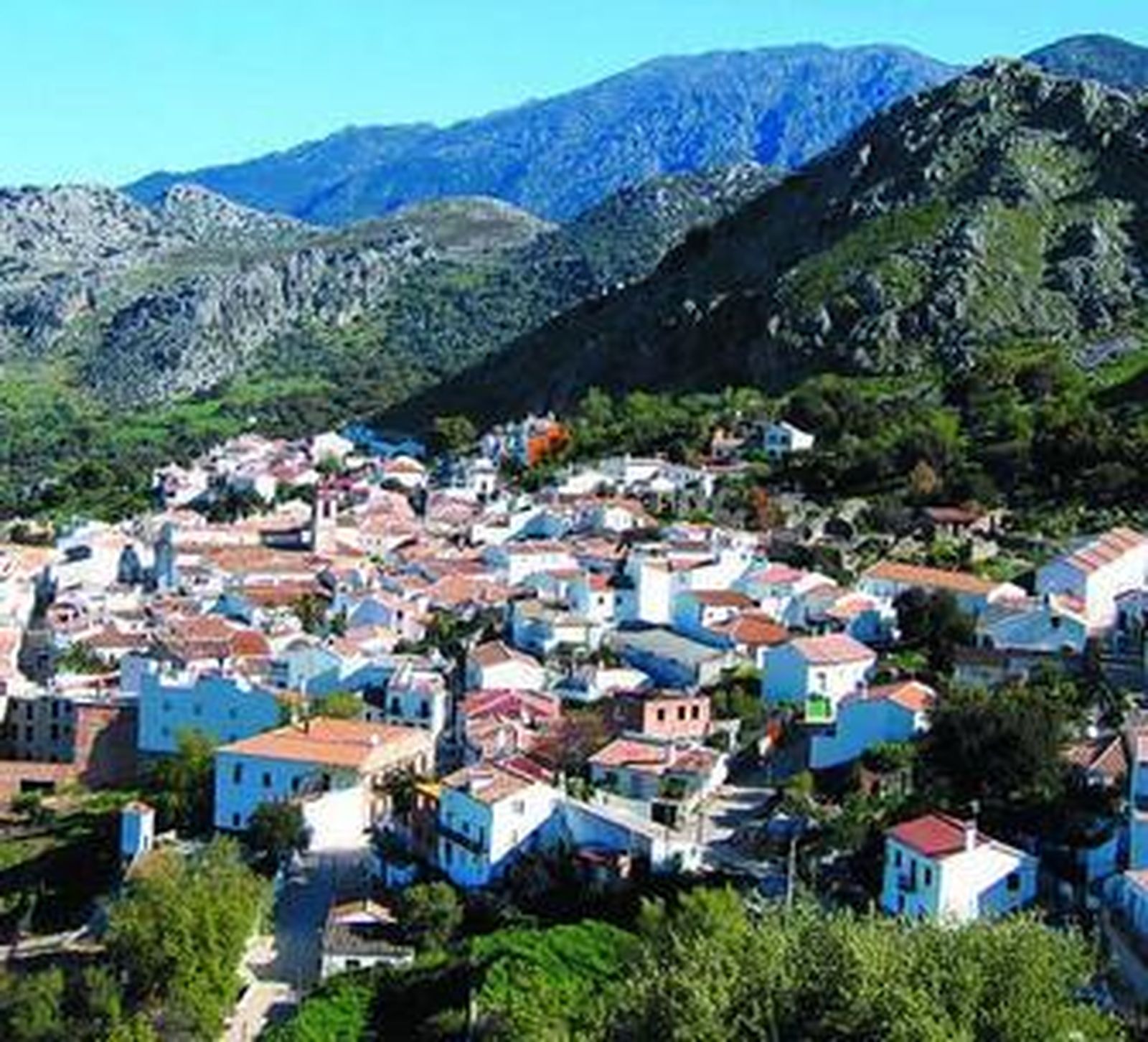 Vista panorámica de Benaocaz, en plena Sierra de Cádiz.