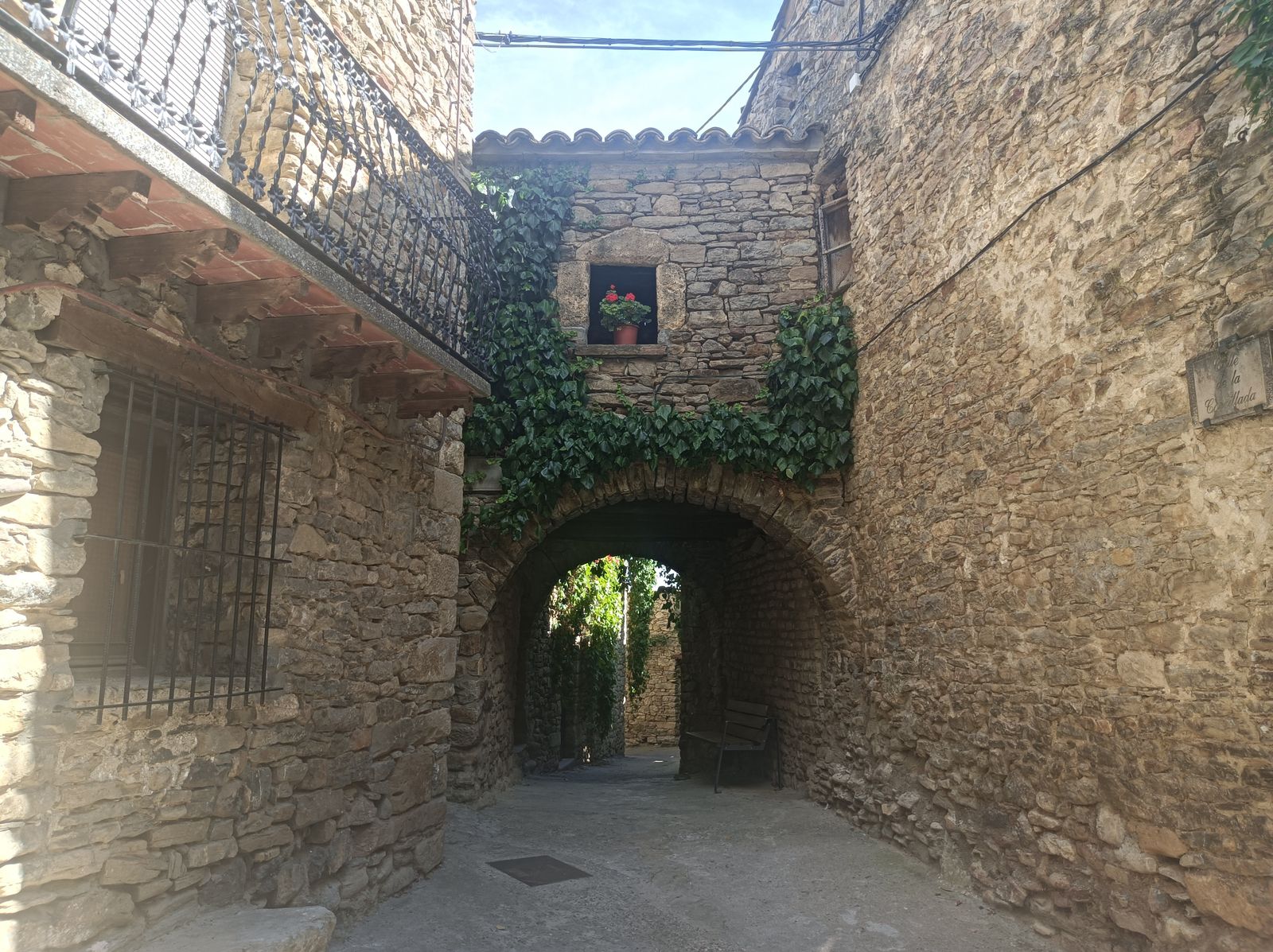 Merece la pena callejear por la histórica localidad de Roda de Isábena.