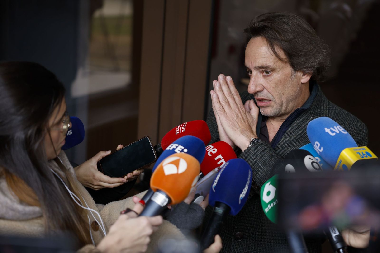 Los técnicos no logran recuperar los mensajes del ex jefe de gabinete de Mazón el día de la dana: están borrados