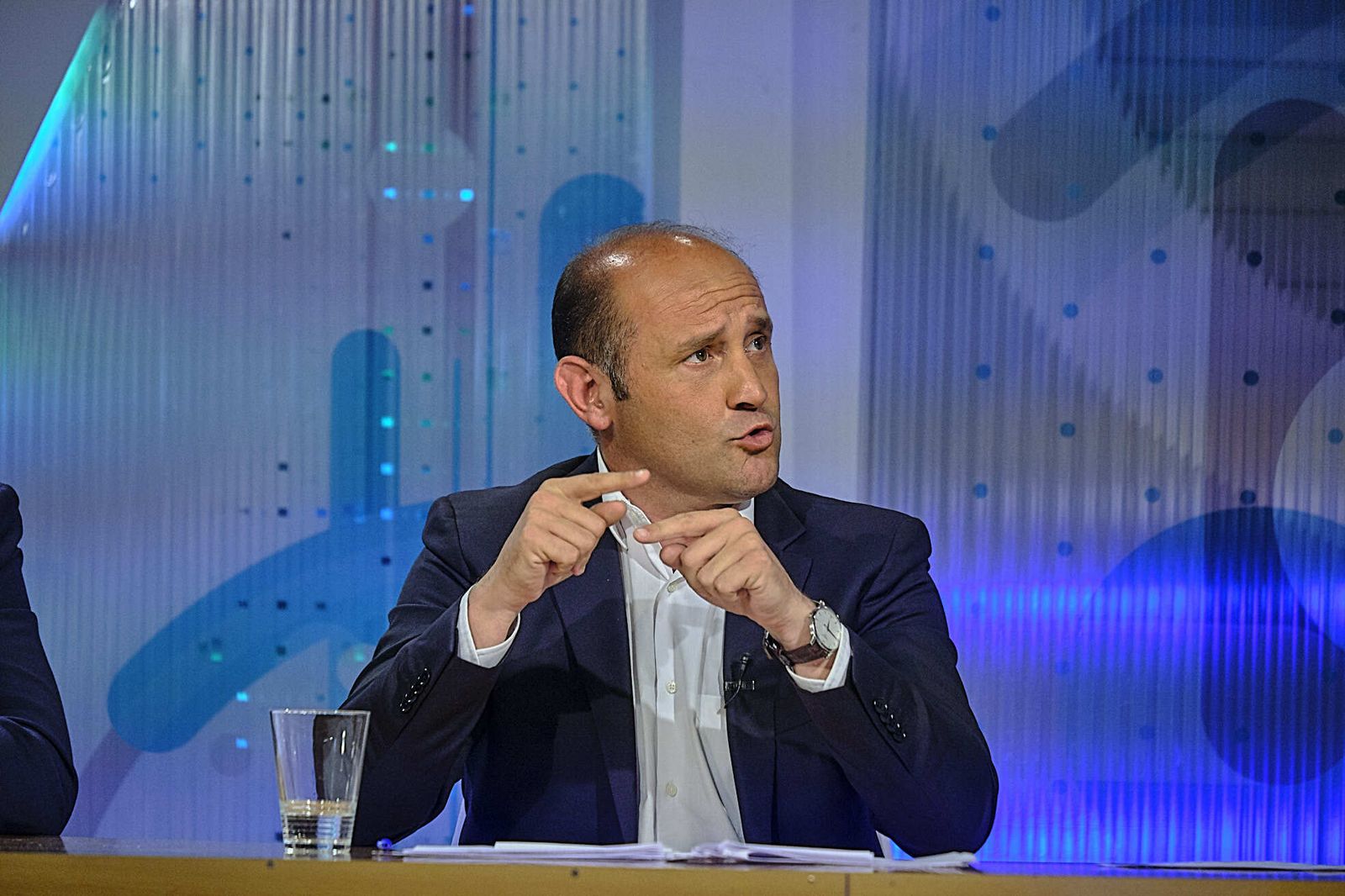 Los gestos de los candidatos durante el debate de las municipales en Onda Cádiz.