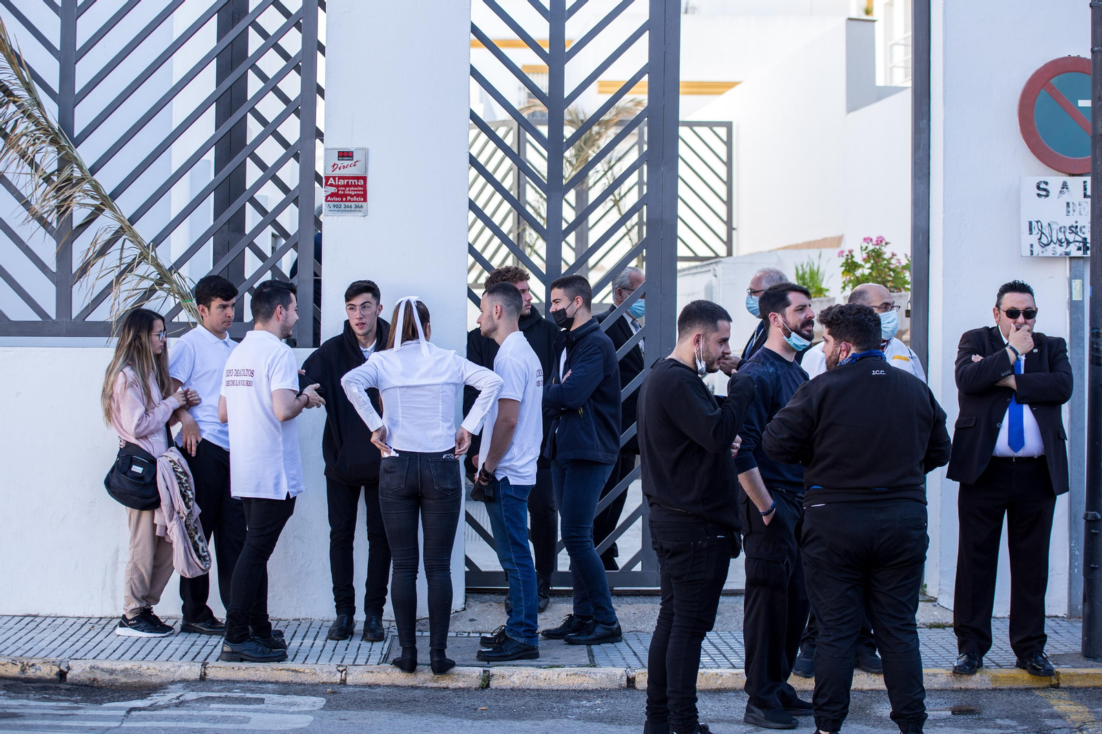 Domingo de Pascua en San Fernando, las imágenes de la hermandad de la Resurrección