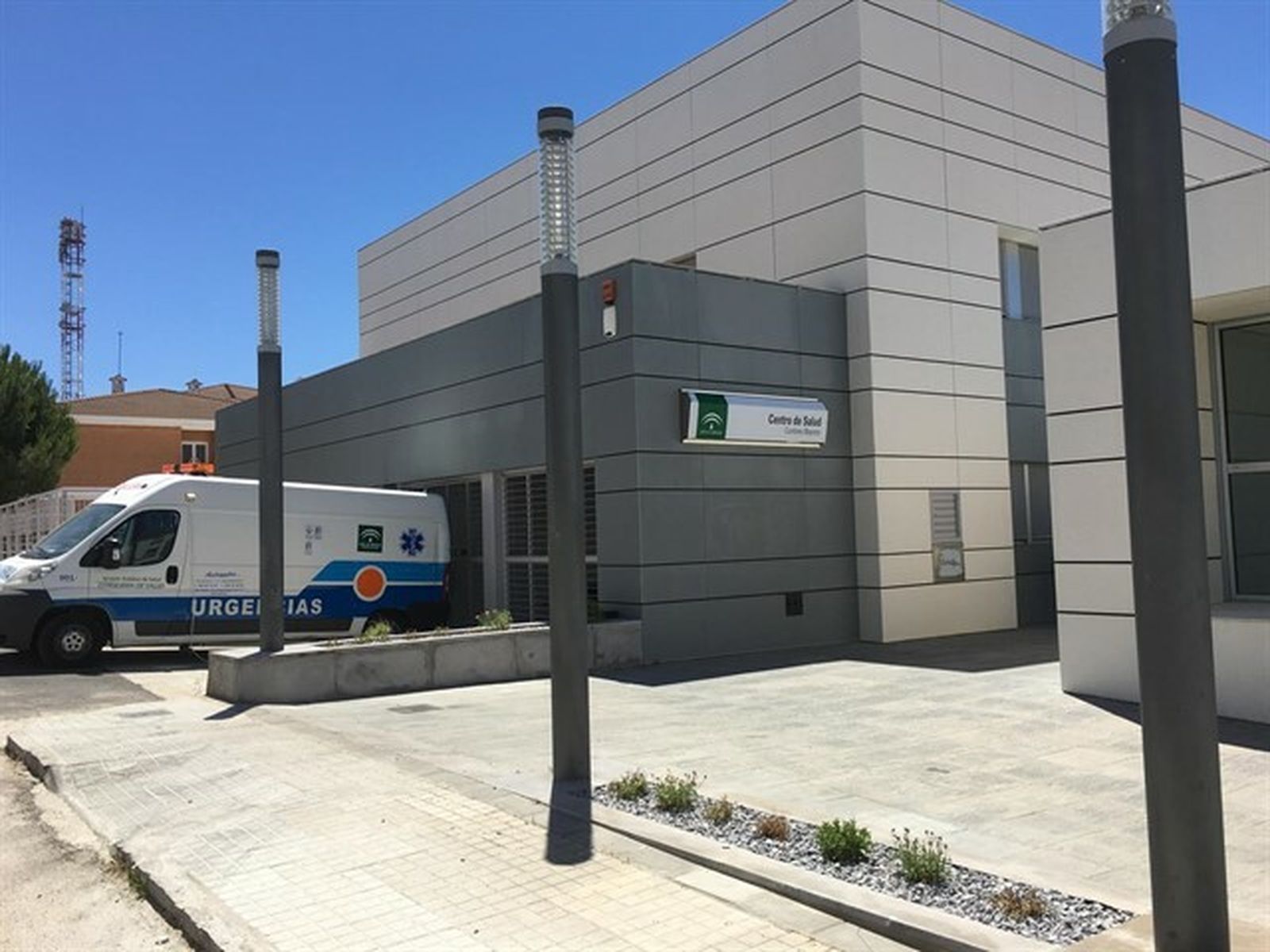 Ambulancia en el centro de salud de Cumbres Mayores, también en el Área Sanitaria de Gestión del Norte.