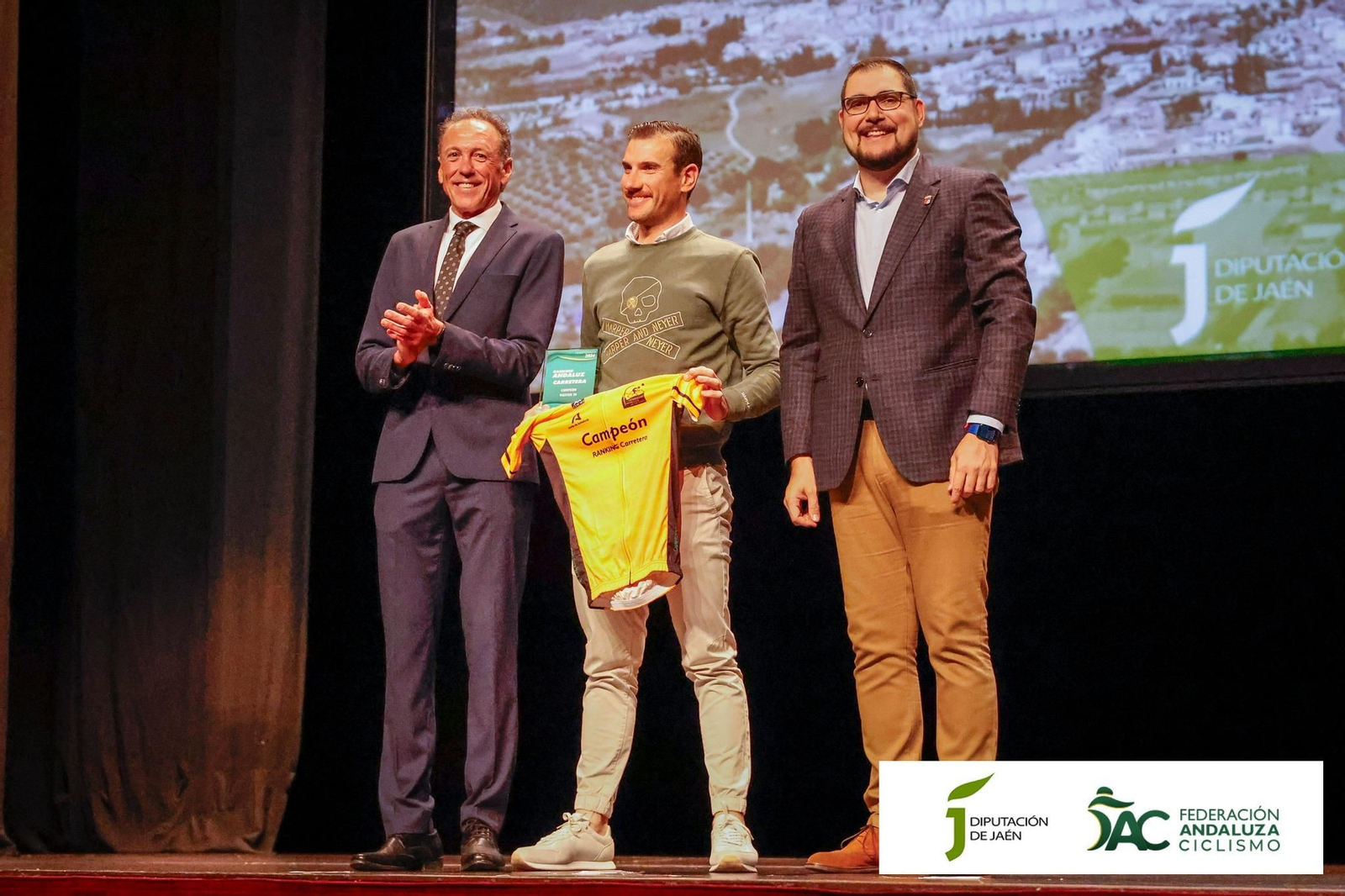 Fiesta fin de temporada del ciclismo jiennense en Martos, en imágenes