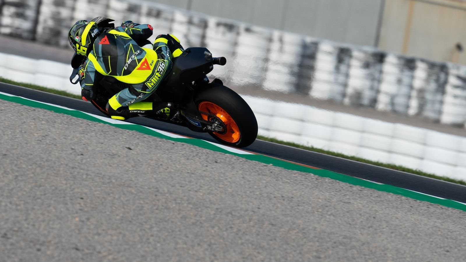 Joan Mir se ha subido por primera vez a la Honda. © CIRCUIT RICARDO TORMO