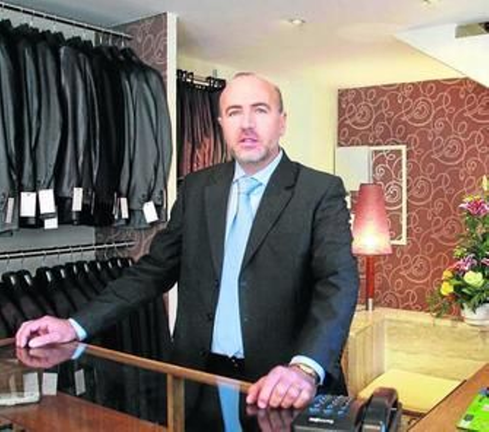 Paco Maturana es una institución en el comercio granadino.