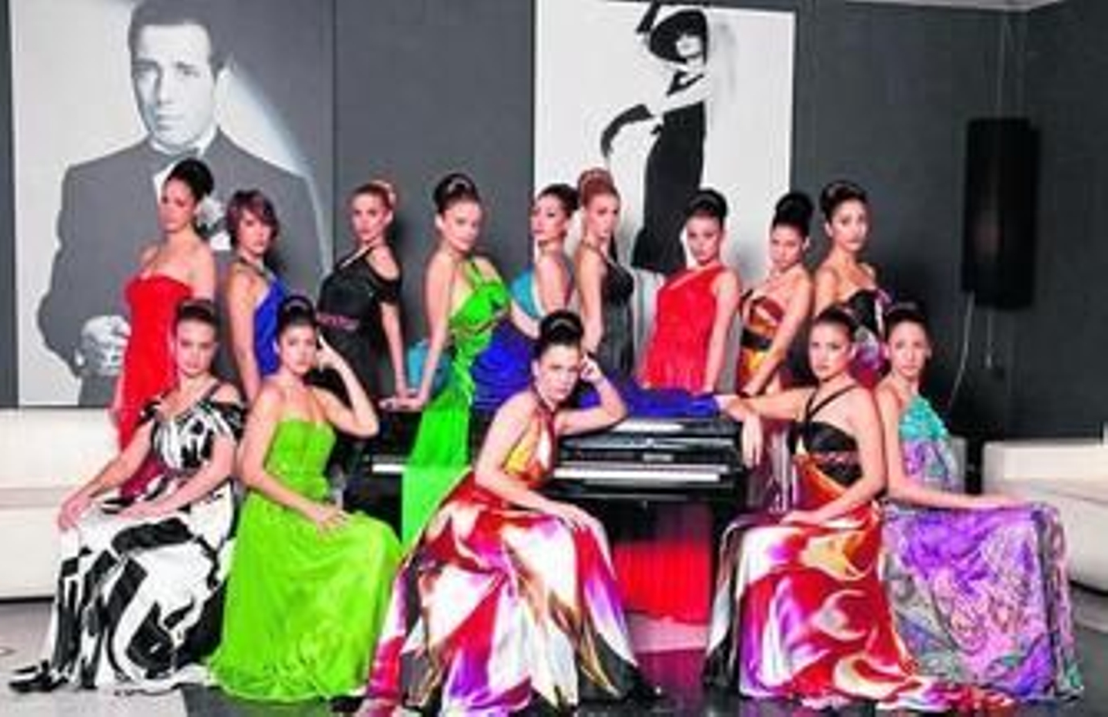 Las catorce aspirantes al título de Miss Huelva 2009.