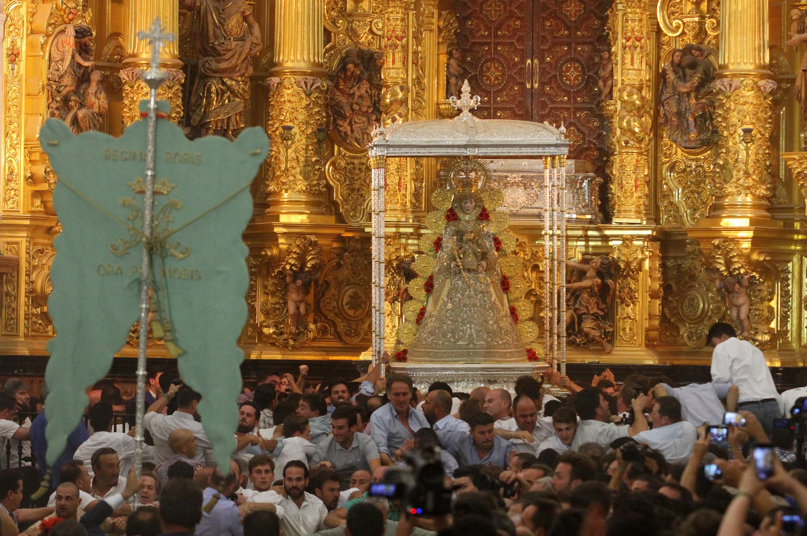 Salto a la reja de los almonteños.