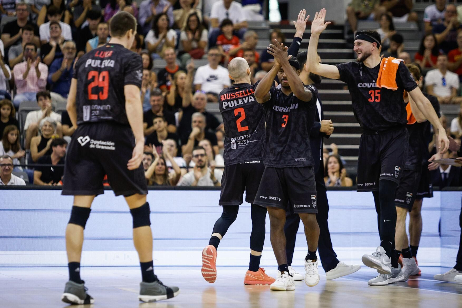 Las imágenes del partido entre el Covirán Granada y el UCAM Murcia