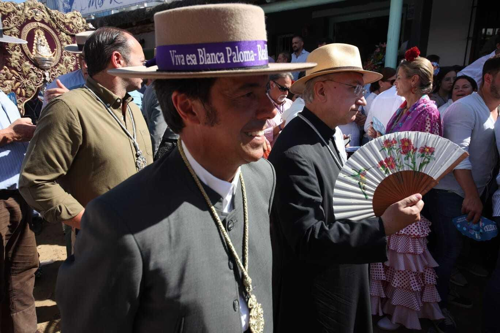 El Simpecado de Jerez a los pies de la Virgen del Rocío