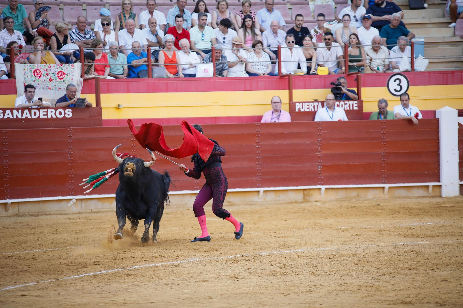 Imágenes de la corrida de toros en Roquetas de Mar