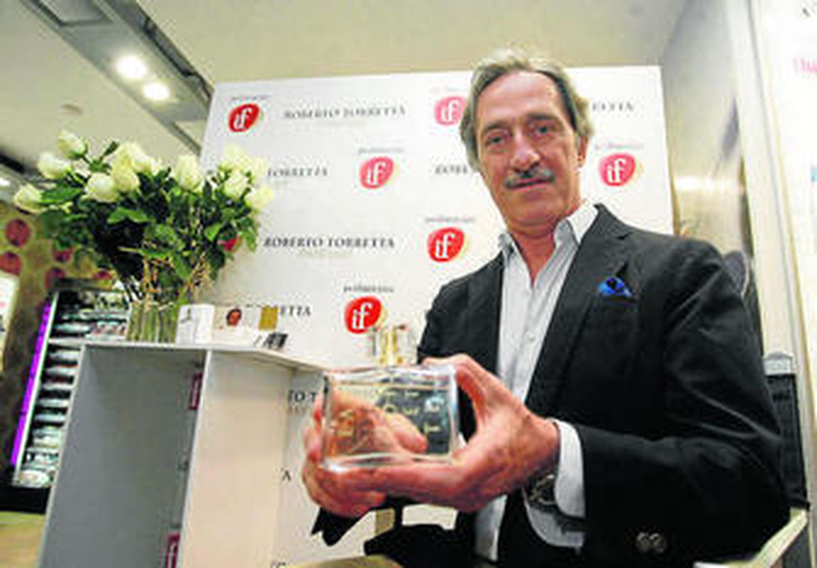 Roberto Torretta, con su nuevo perfume.