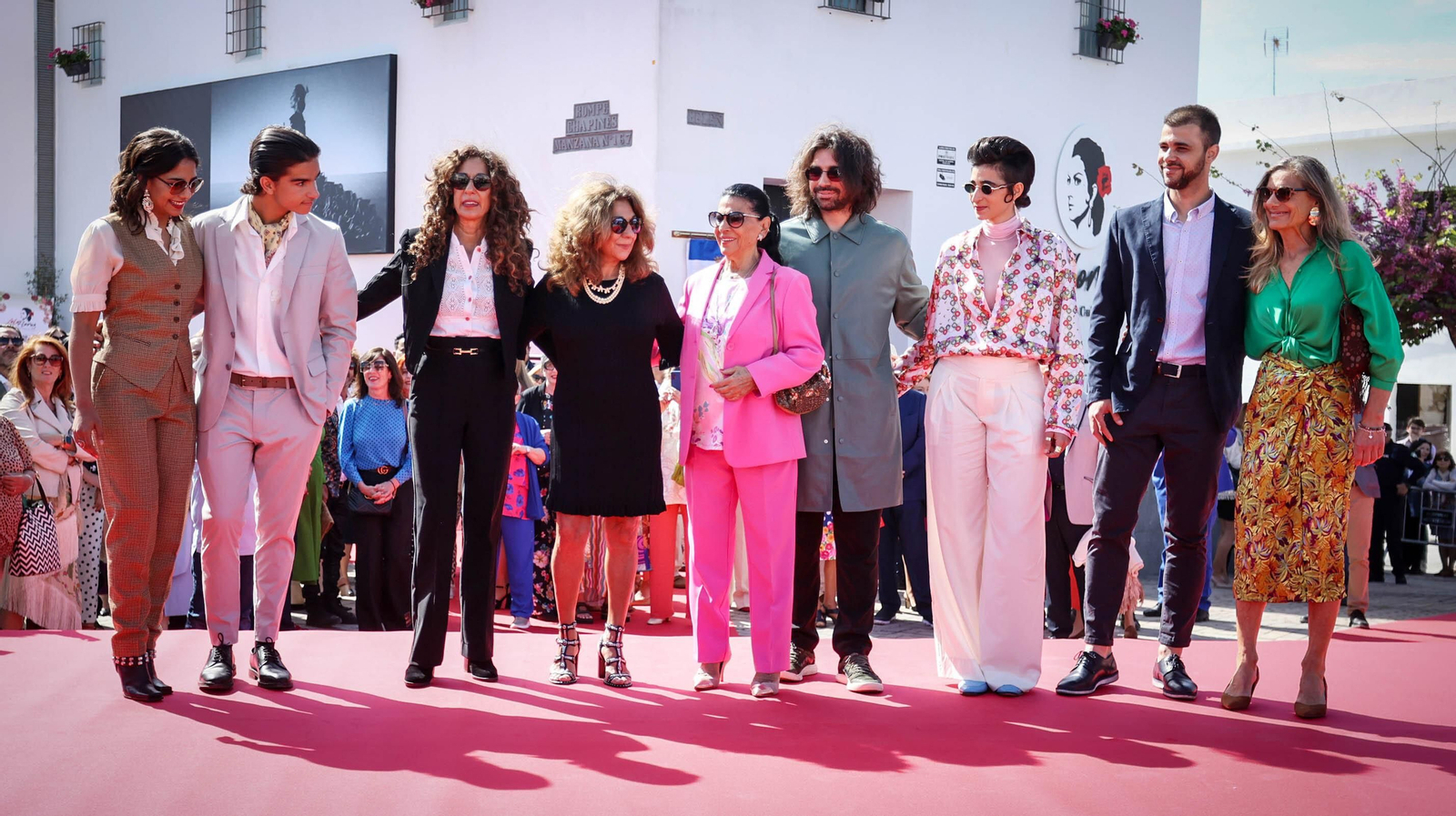 Toda la familia de Lola Flores y muchos famosos en Jerez en la inauguración de su Centro Cultural Toda la familia de Lola Flores y muchos famosos en Jerez en la inauguración de su Centro Cultural