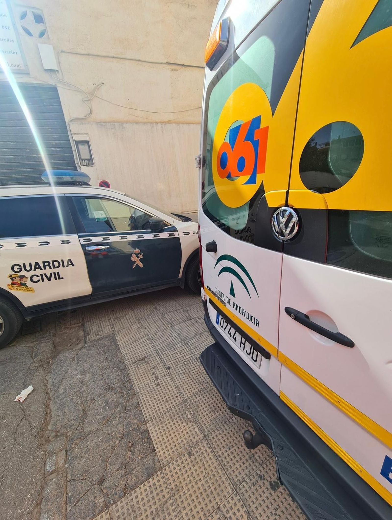 Trasladan al hospital a un hombre herido por apuñalamiento en Granada